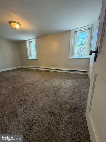 284 W STATE ST, Doylestown, PA 18901