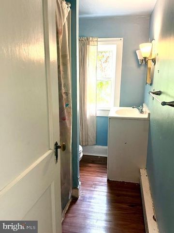 284 W STATE ST, Doylestown, PA 18901