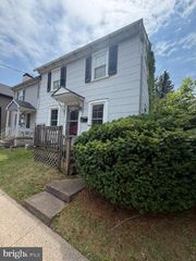 284 W STATE ST, Doylestown, PA 18901