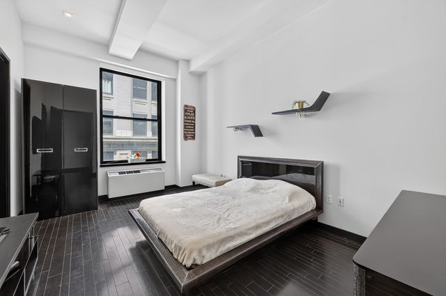 20 Pine St Apt 908, New York City, NY 10005