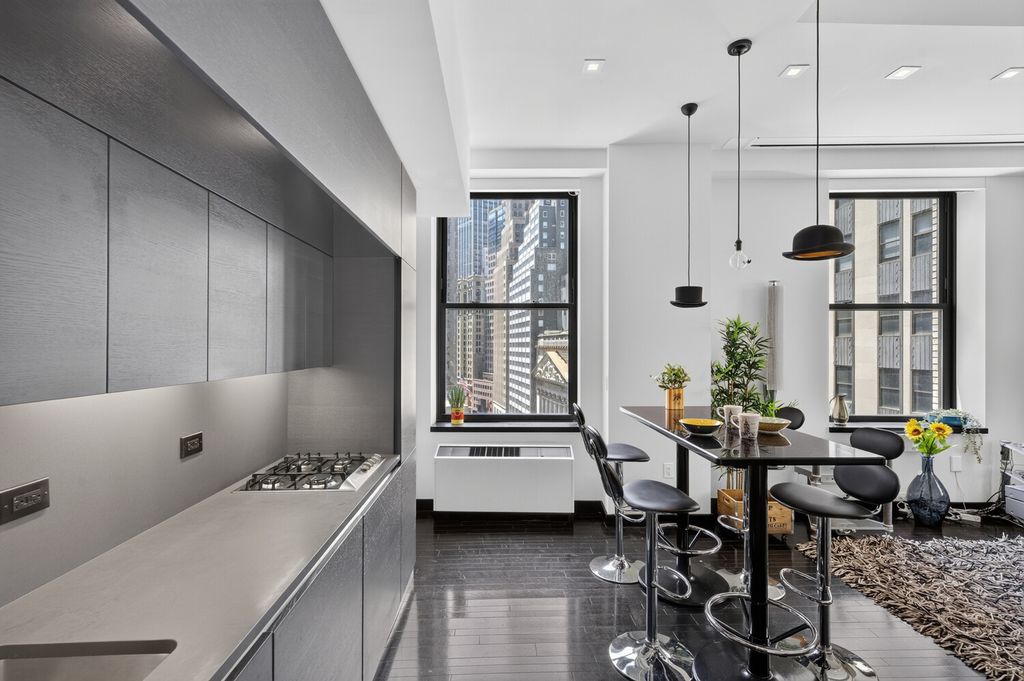 20 Pine St Apt 908, New York City, NY 10005