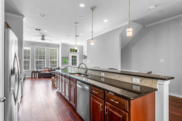 15743 Spectrum Drive 88, Addison, TX 75001