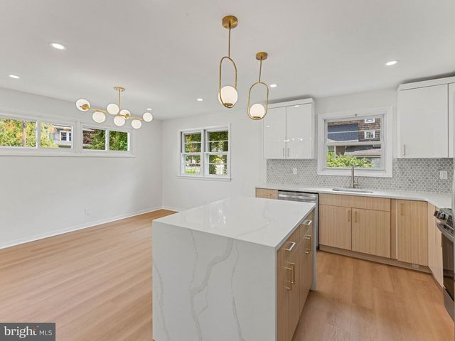 335 MYRTLE AVE, Woodbury, NJ 08096