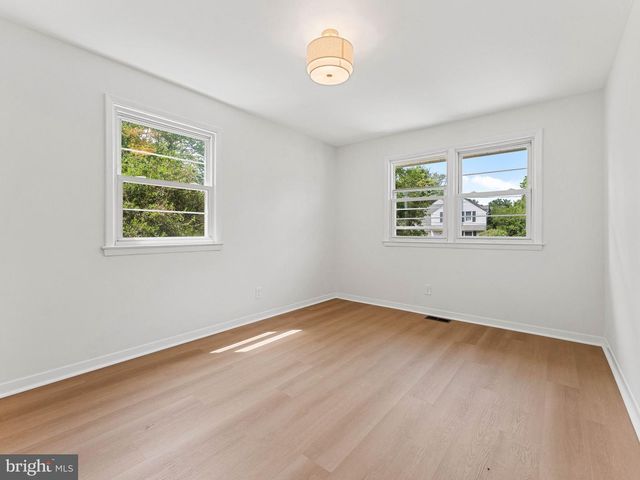 335 MYRTLE AVE, Woodbury, NJ 08096
