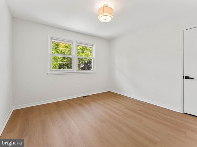 335 MYRTLE AVE, Woodbury, NJ 08096