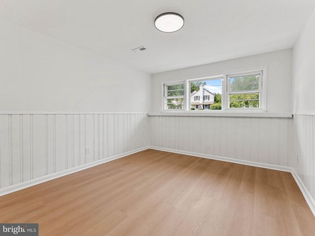 335 MYRTLE AVE, Woodbury, NJ 08096