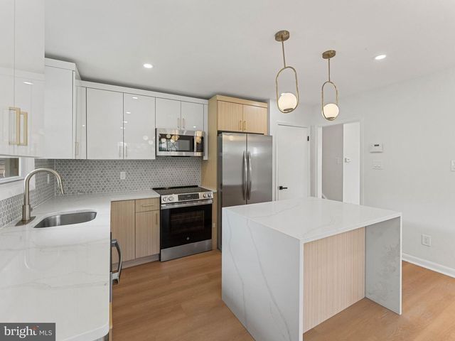 335 MYRTLE AVE, Woodbury, NJ 08096