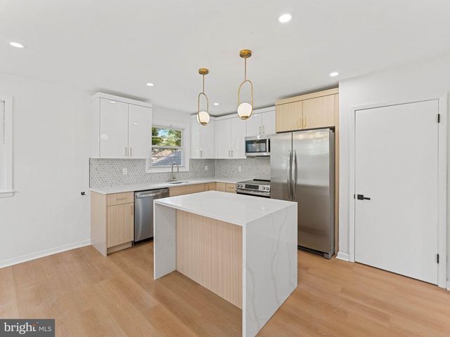 335 MYRTLE AVE, Woodbury, NJ 08096