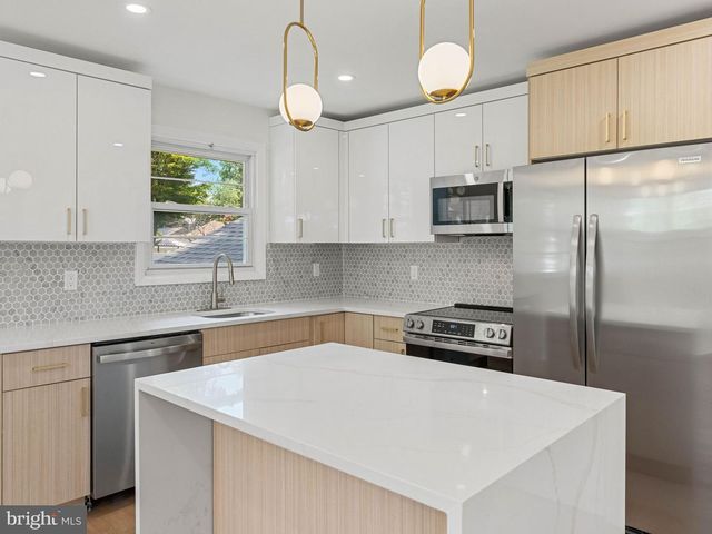 335 MYRTLE AVE, Woodbury, NJ 08096