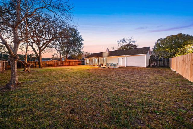 7867 Pleasant Oak Avenue, Navarre, FL 32566