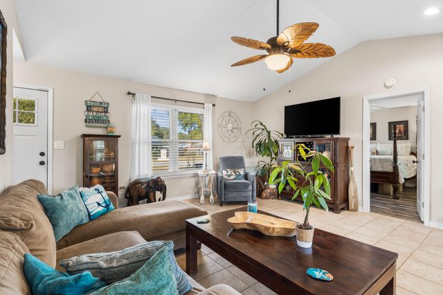 7867 Pleasant Oak Avenue, Navarre, FL 32566