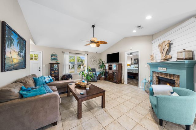 7867 Pleasant Oak Avenue, Navarre, FL 32566