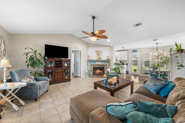 7867 Pleasant Oak Avenue, Navarre, FL 32566