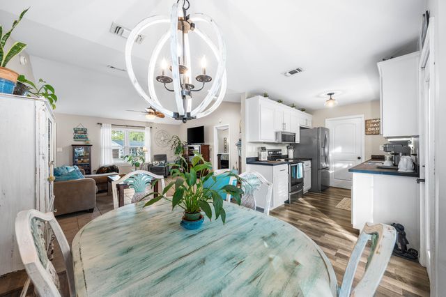 7867 Pleasant Oak Avenue, Navarre, FL 32566