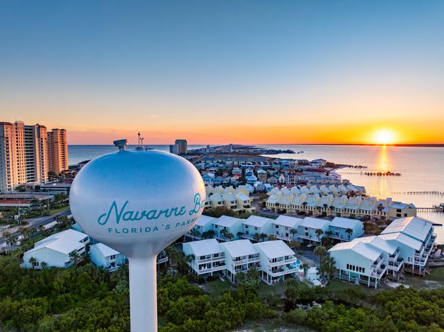 7867 Pleasant Oak Avenue, Navarre, FL 32566