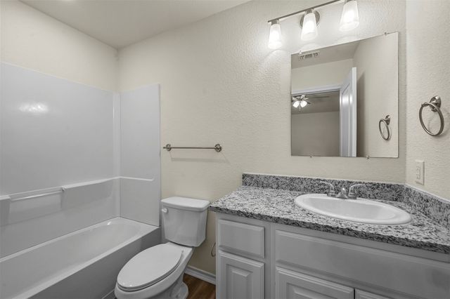 105 SE 4th Street 2, Bonham, TX 75144