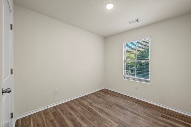105 SE 4th Street 2, Bonham, TX 75144
