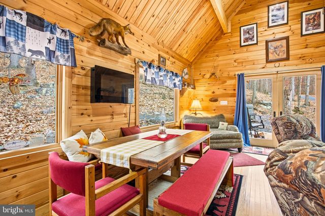 333 ROUSE MOUNTAIN RD, Great Cacapon, WV 25422