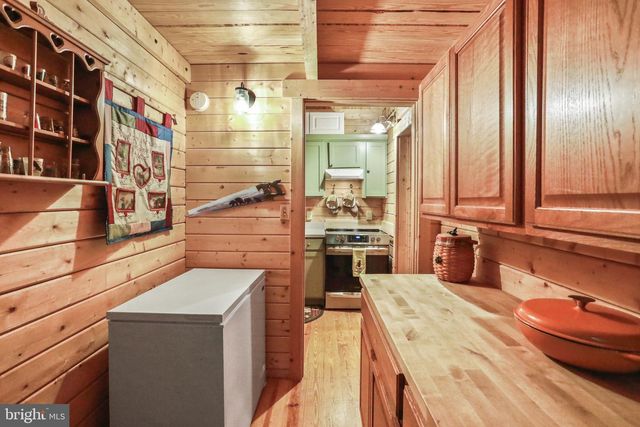 333 ROUSE MOUNTAIN RD, Great Cacapon, WV 25422