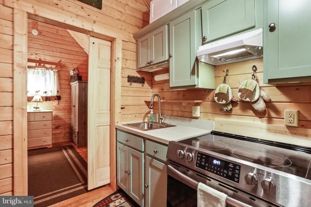 333 ROUSE MOUNTAIN RD, Great Cacapon, WV 25422