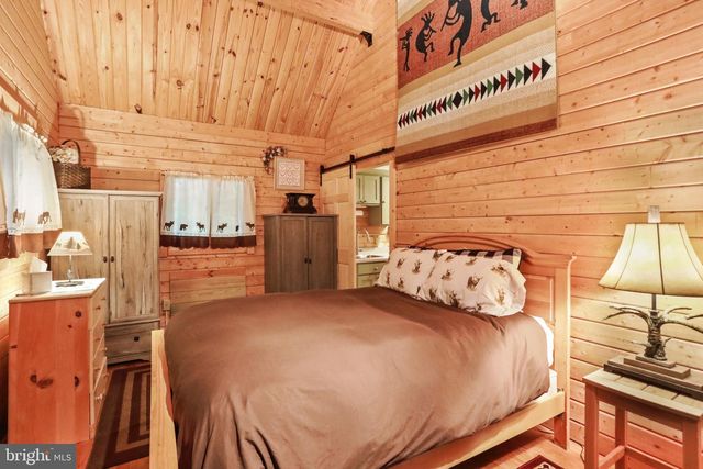 333 ROUSE MOUNTAIN RD, Great Cacapon, WV 25422