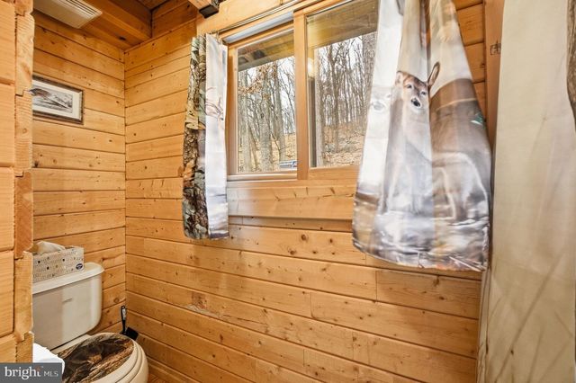 333 ROUSE MOUNTAIN RD, Great Cacapon, WV 25422