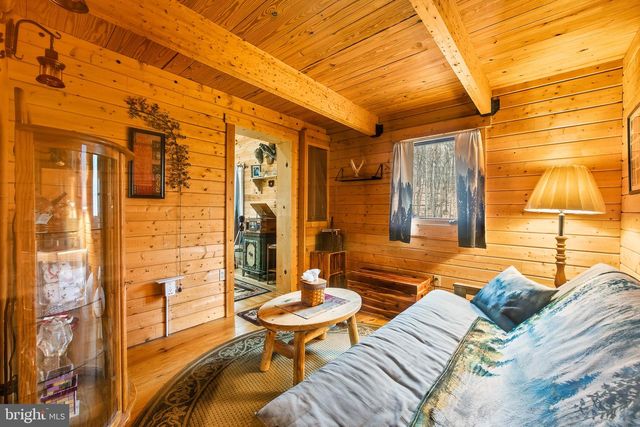 333 ROUSE MOUNTAIN RD, Great Cacapon, WV 25422