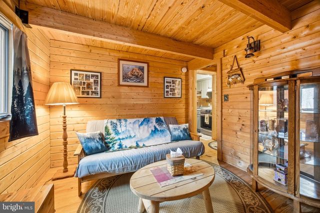 333 ROUSE MOUNTAIN RD, Great Cacapon, WV 25422