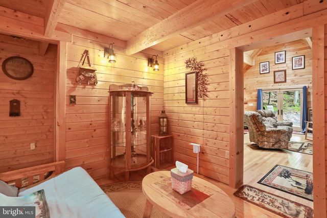 333 ROUSE MOUNTAIN RD, Great Cacapon, WV 25422