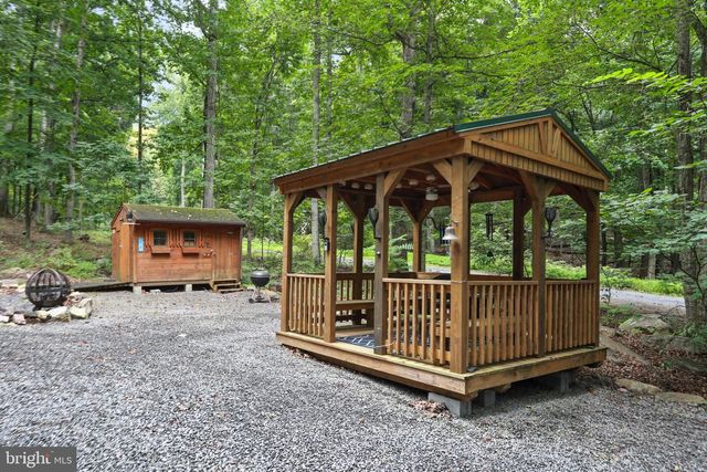 333 ROUSE MOUNTAIN RD, Great Cacapon, WV 25422