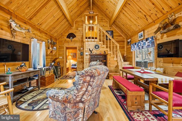 333 ROUSE MOUNTAIN RD, Great Cacapon, WV 25422