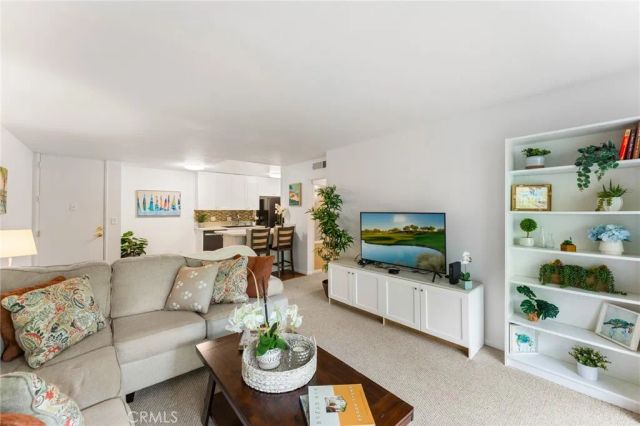 424 N Bellflower Boulevard 304, Long Beach, CA 90814
