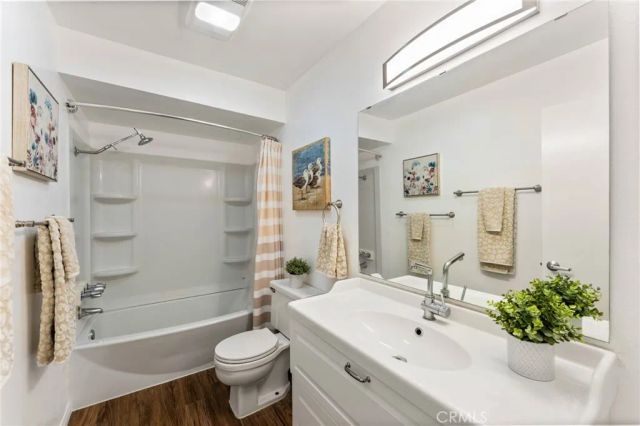 424 N Bellflower Boulevard 304, Long Beach, CA 90814