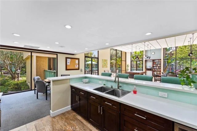 424 N Bellflower Boulevard 304, Long Beach, CA 90814
