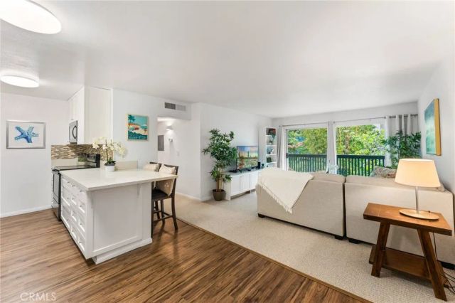 424 N Bellflower Boulevard 304, Long Beach, CA 90814