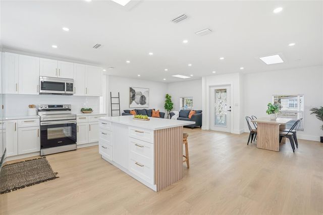 6529 S WEST SHORE CIRCLE, Tampa, FL 33616