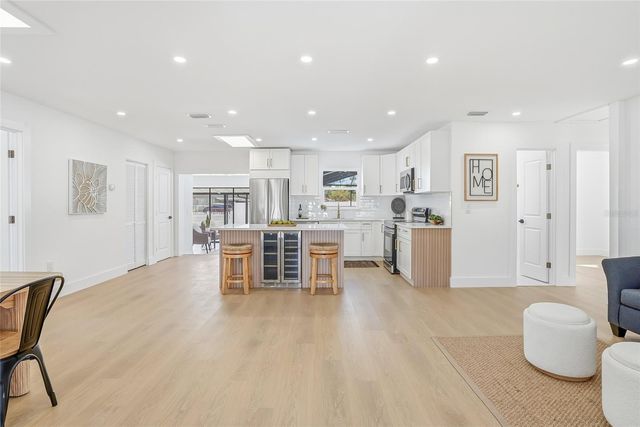 6529 S WEST SHORE CIRCLE, Tampa, FL 33616