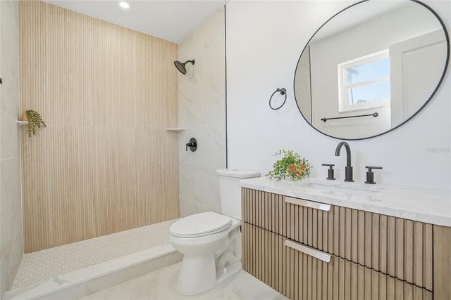 6529 S WEST SHORE CIRCLE, Tampa, FL 33616