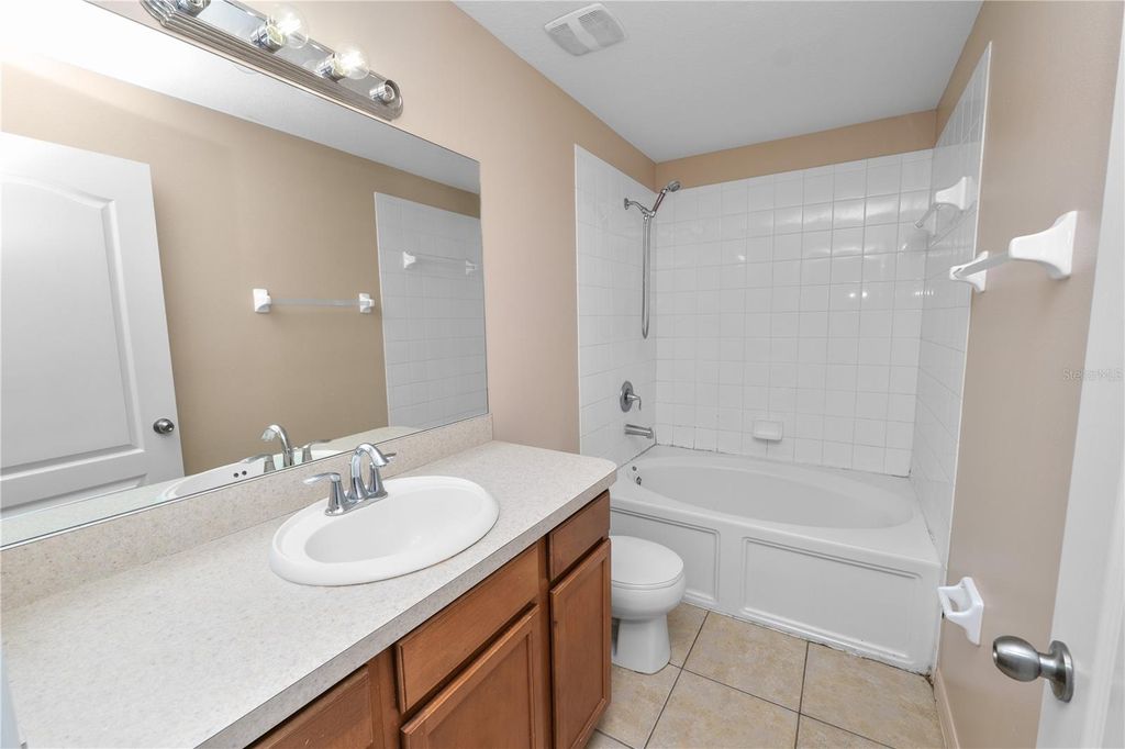 Image 11 of property listing at 5455 LIMESTONE LANE, Lakeland, FL 33809