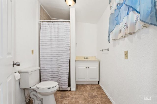 219 24th Ave S, Nampa, ID 83651