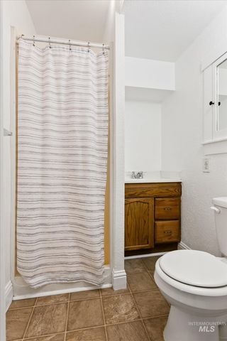 219 24th Ave S, Nampa, ID 83651