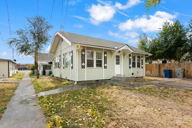219 24th Ave S, Nampa, ID 83651