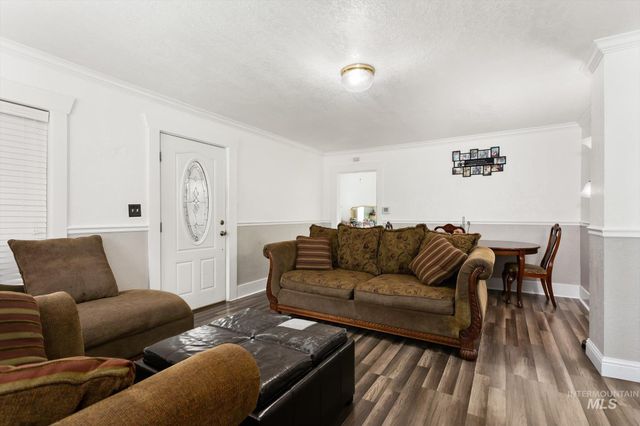 219 24th Ave S, Nampa, ID 83651