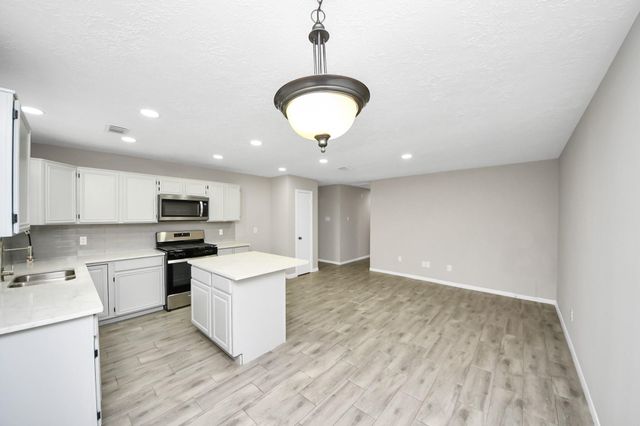 4915 Pecan Grove Drive, Pearland, TX 77584