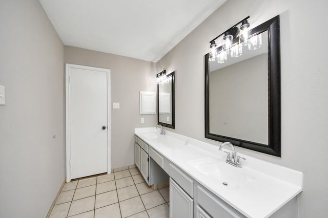 4915 Pecan Grove Drive, Pearland, TX 77584