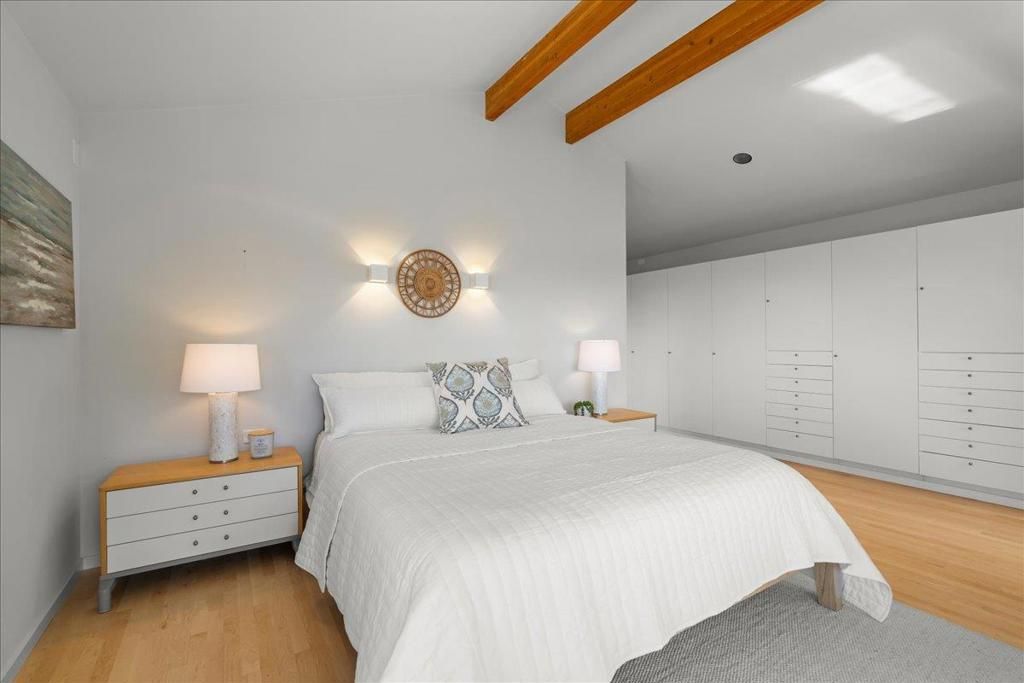 Image 16 of property listing at 12336 Indian Rock Way, Los Gatos, CA 95033