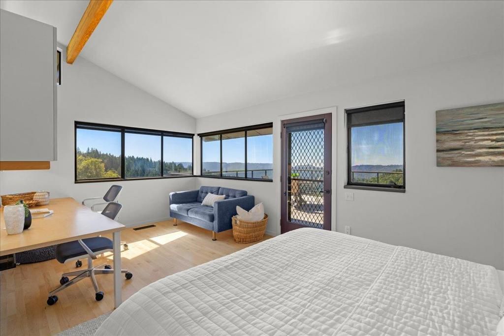 Image 17 of property listing at 12336 Indian Rock Way, Los Gatos, CA 95033