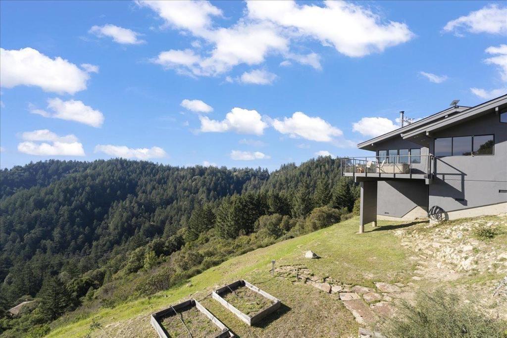 Image 36 of property listing at 12336 Indian Rock Way, Los Gatos, CA 95033