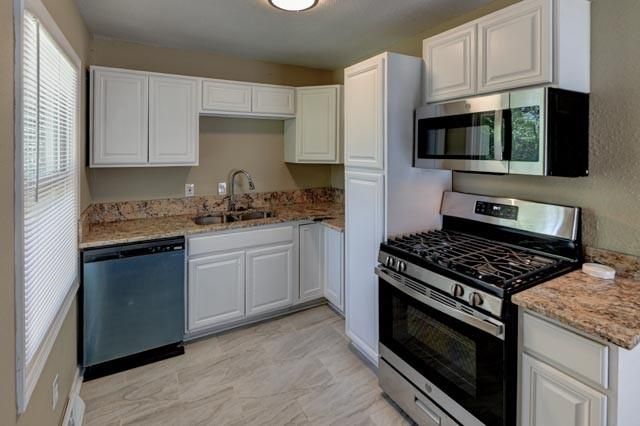 4629 Elmwood Avenue, Kansas City, MO 64130
