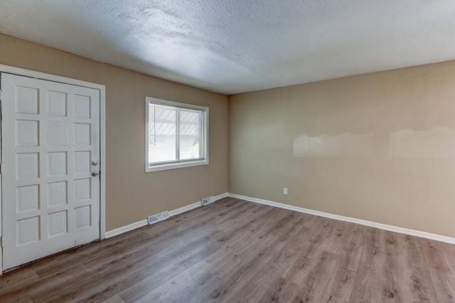 4629 Elmwood Avenue, Kansas City, MO 64130
